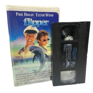 Flipper VHS Tape 1996‎ Paul Hogan Elijah Wood Family Adventure Movie 90s Vintage